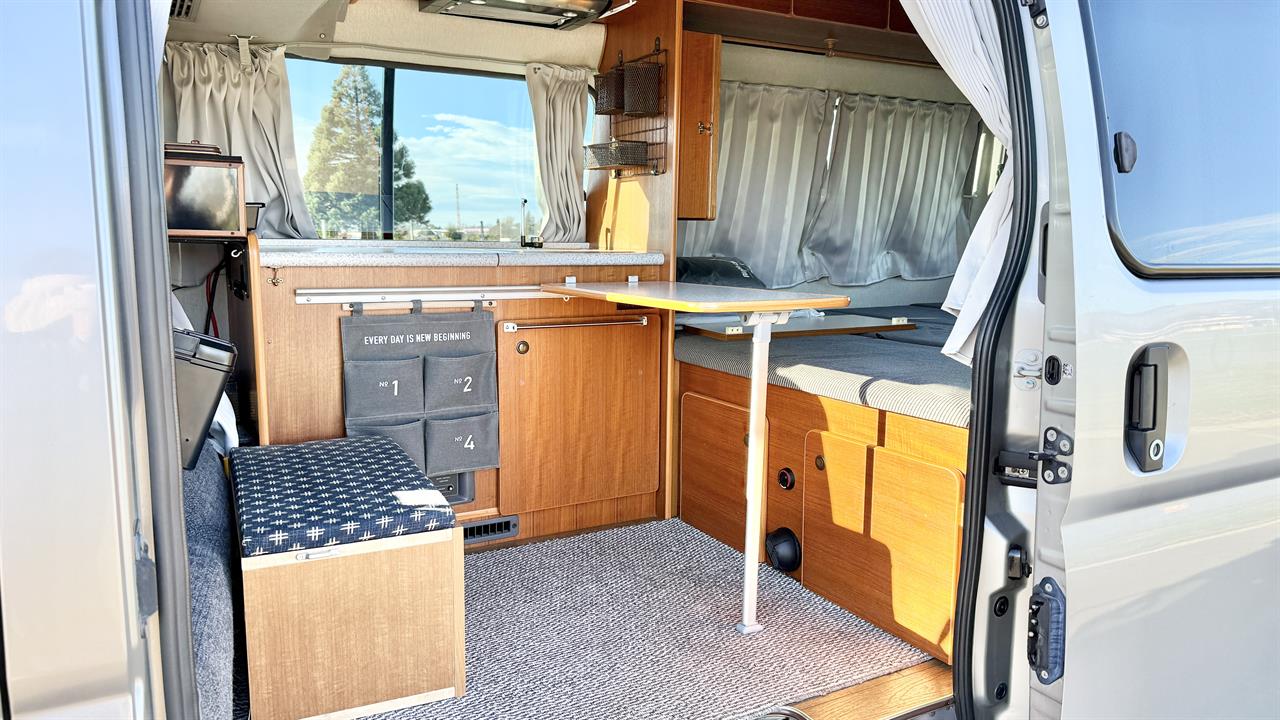2002 Nissan CARAVAN