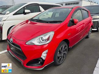 2015 Toyota Aqua - Thumbnail
