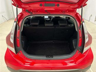 2015 Toyota Aqua - Thumbnail
