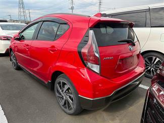 2015 Toyota Aqua - Thumbnail