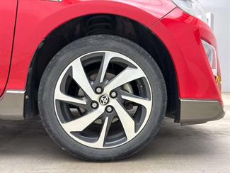 2015 Toyota Aqua - Thumbnail