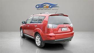 2010 Mitsubishi Outlander - Thumbnail