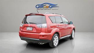 2010 Mitsubishi Outlander - Thumbnail