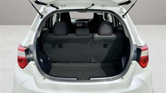 2018 Toyota Vitz - Thumbnail