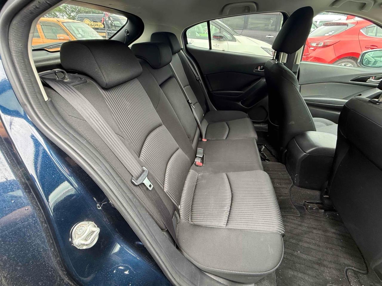 2016 Mazda Axela
