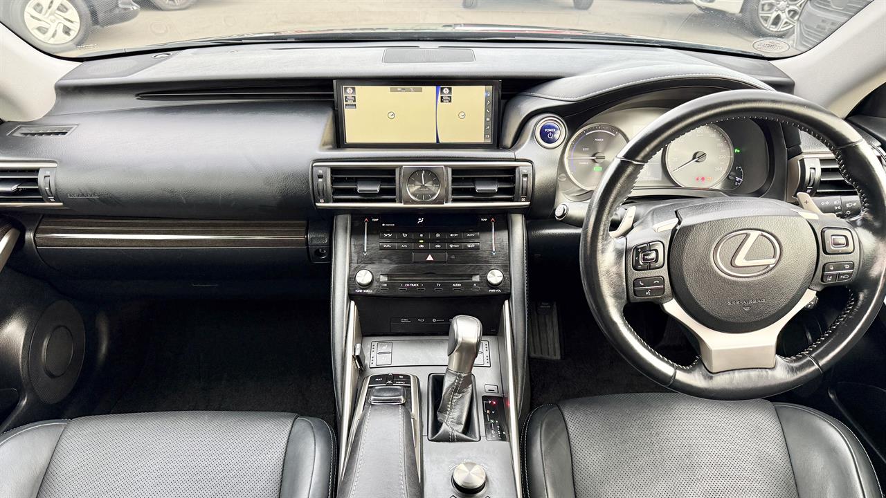 2017 Lexus IS 300H