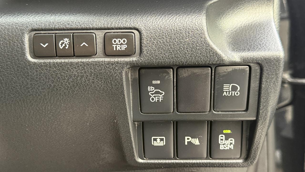 2017 Lexus IS 300H