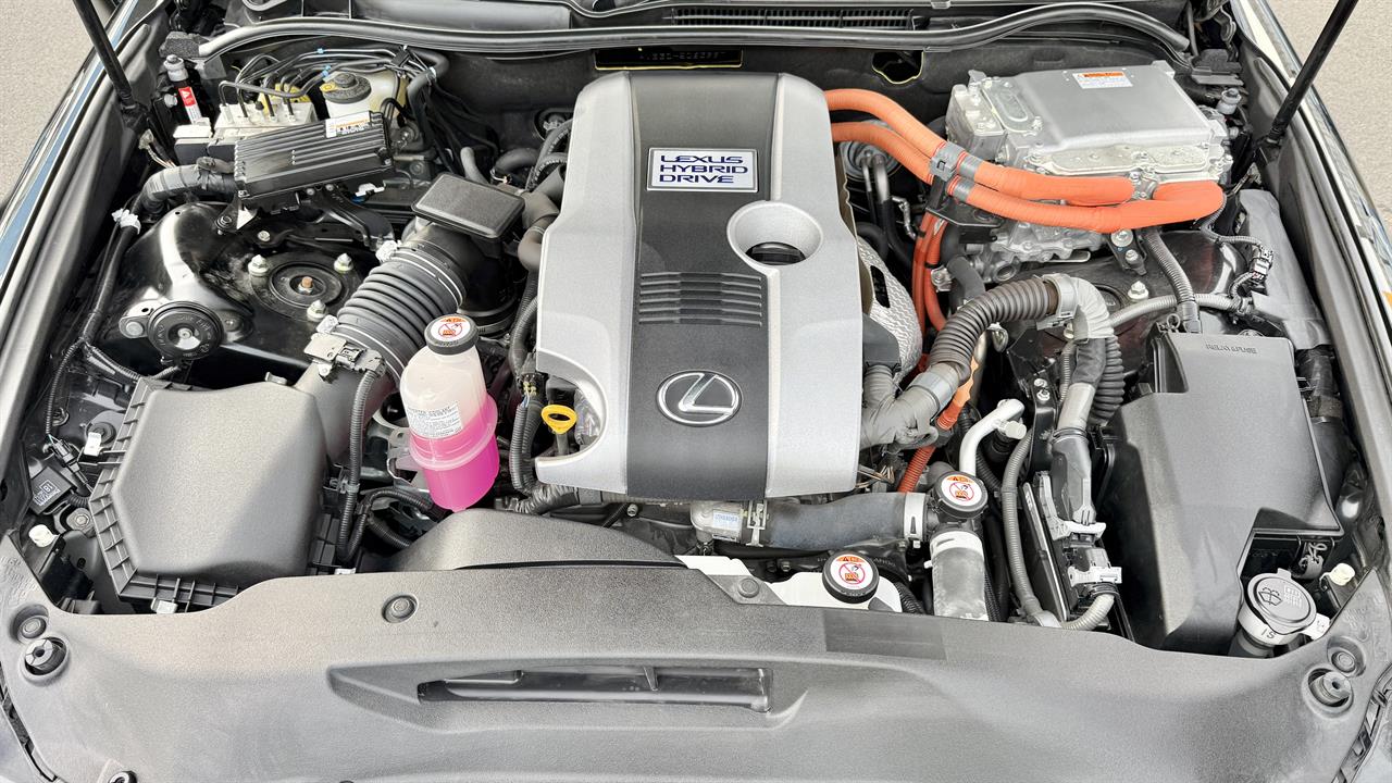 2017 Lexus IS 300H
