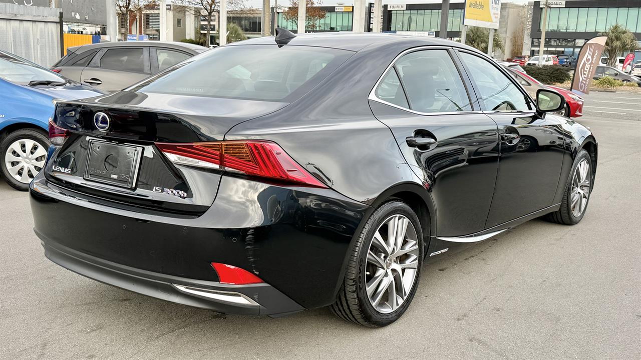 2017 Lexus IS 300H