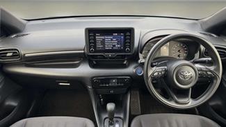 2022 Toyota YARIS - Thumbnail