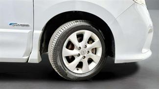 2013 Nissan Serena - Thumbnail