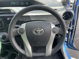2013 Toyota Aqua - Thumbnail