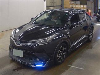 2017 Toyota C-HR - Thumbnail