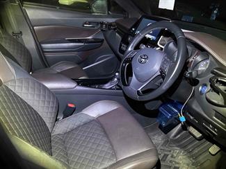 2017 Toyota C-HR - Thumbnail