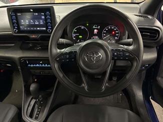 2022 Toyota YARIS - Thumbnail