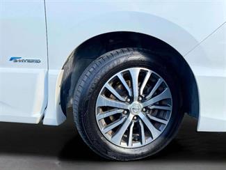 2016 Nissan Serena - Thumbnail