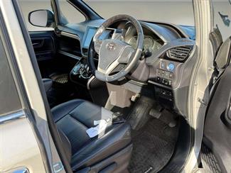 2017 Toyota ESQUIRE - Thumbnail