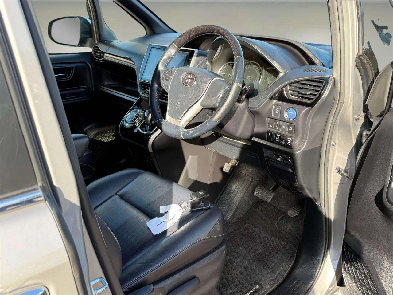 2017 Toyota ESQUIRE