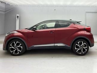 2017 Toyota C-HR - Thumbnail