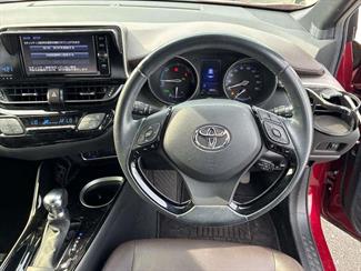 2017 Toyota C-HR - Thumbnail