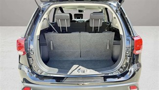 2016 Mitsubishi Outlander - Thumbnail