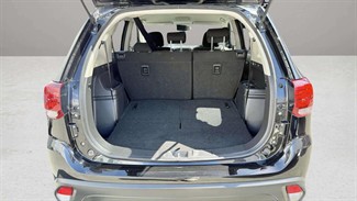 2016 Mitsubishi Outlander - Thumbnail