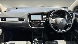 2016 Mitsubishi Outlander - Thumbnail