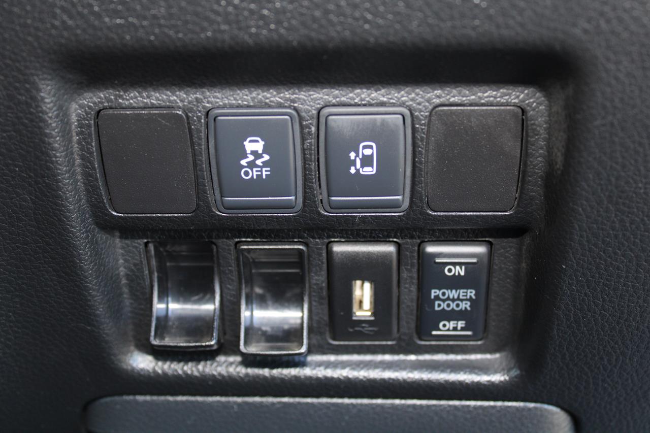 2016 Nissan Elgrand