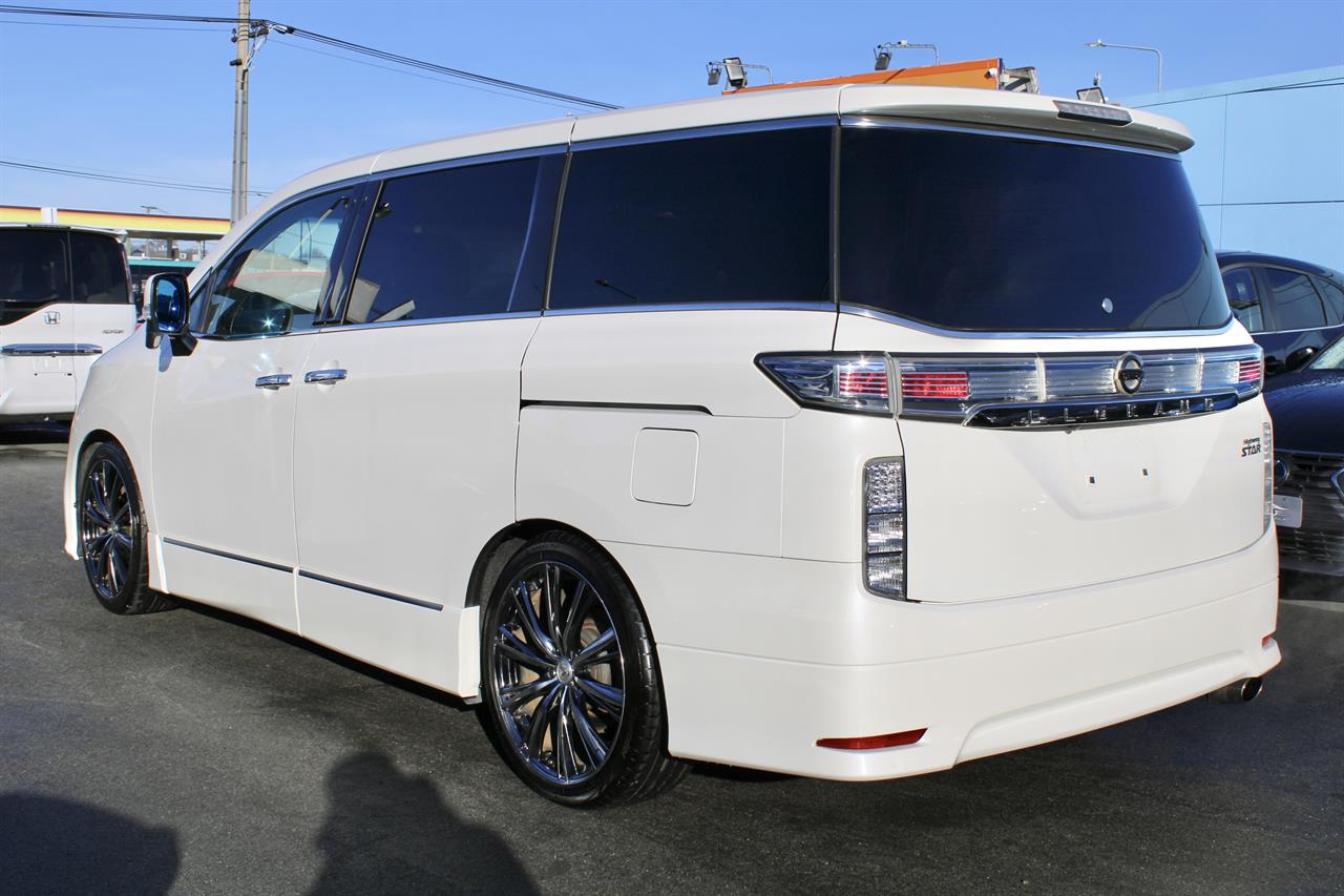 2016 Nissan Elgrand