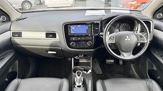 2015 Mitsubishi Outlander - Thumbnail
