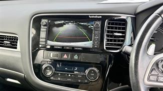 2015 Mitsubishi Outlander - Thumbnail
