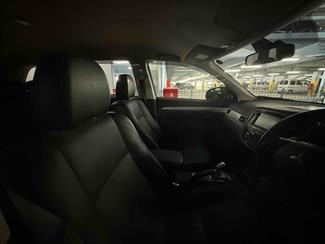 2015 Mitsubishi Outlander - Thumbnail