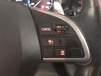 2015 Mitsubishi Outlander - Thumbnail