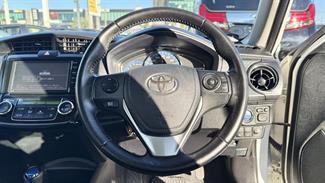 2015 Toyota Corolla - Thumbnail