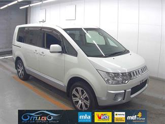 2013 Mitsubishi DELICA - Thumbnail