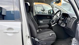 2013 Mitsubishi DELICA - Thumbnail