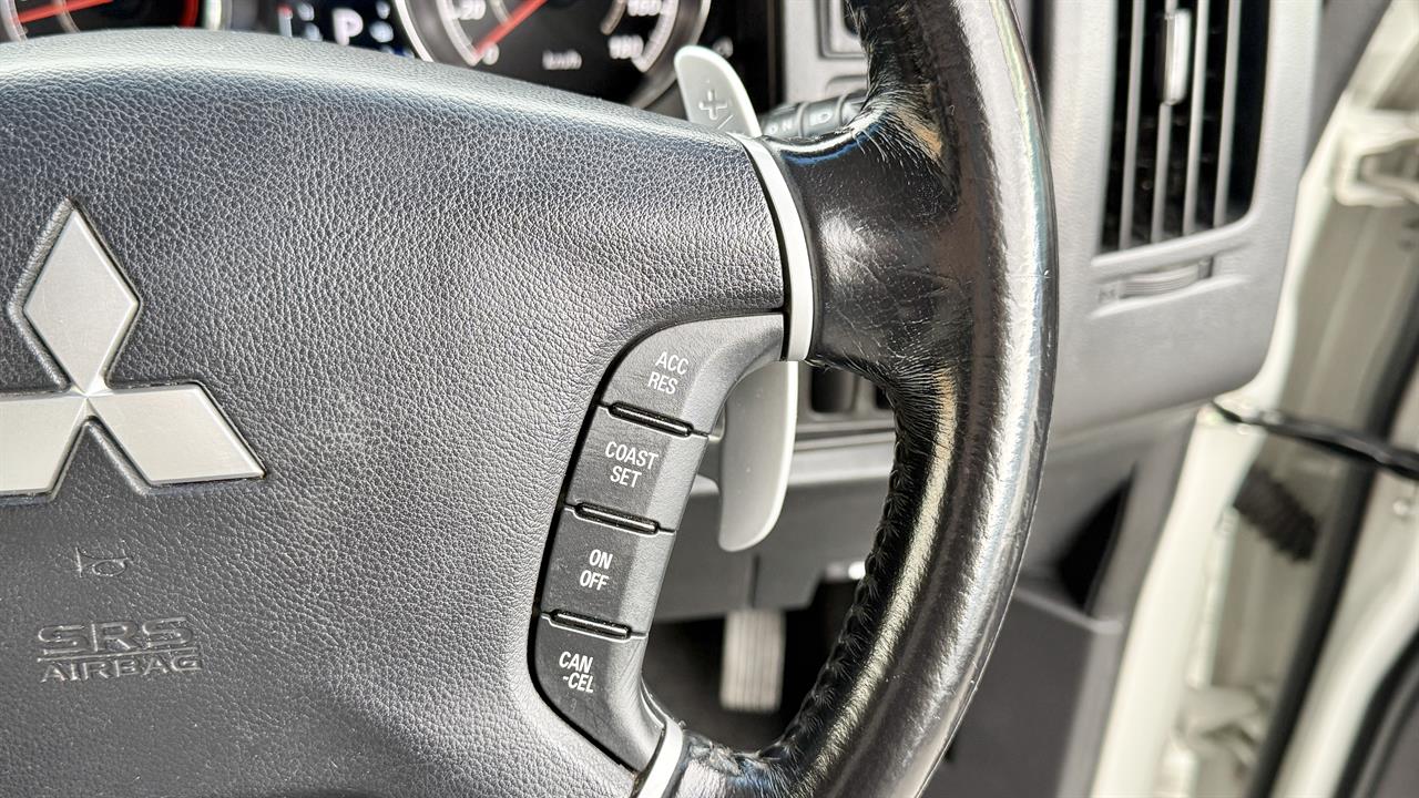 2013 Mitsubishi DELICA
