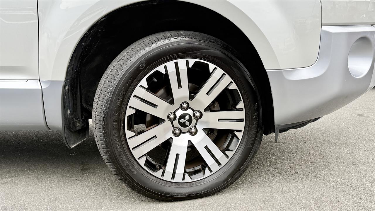 2013 Mitsubishi DELICA