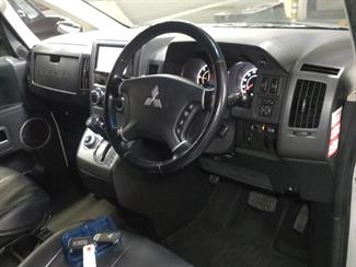 2013 Mitsubishi DELICA - Thumbnail