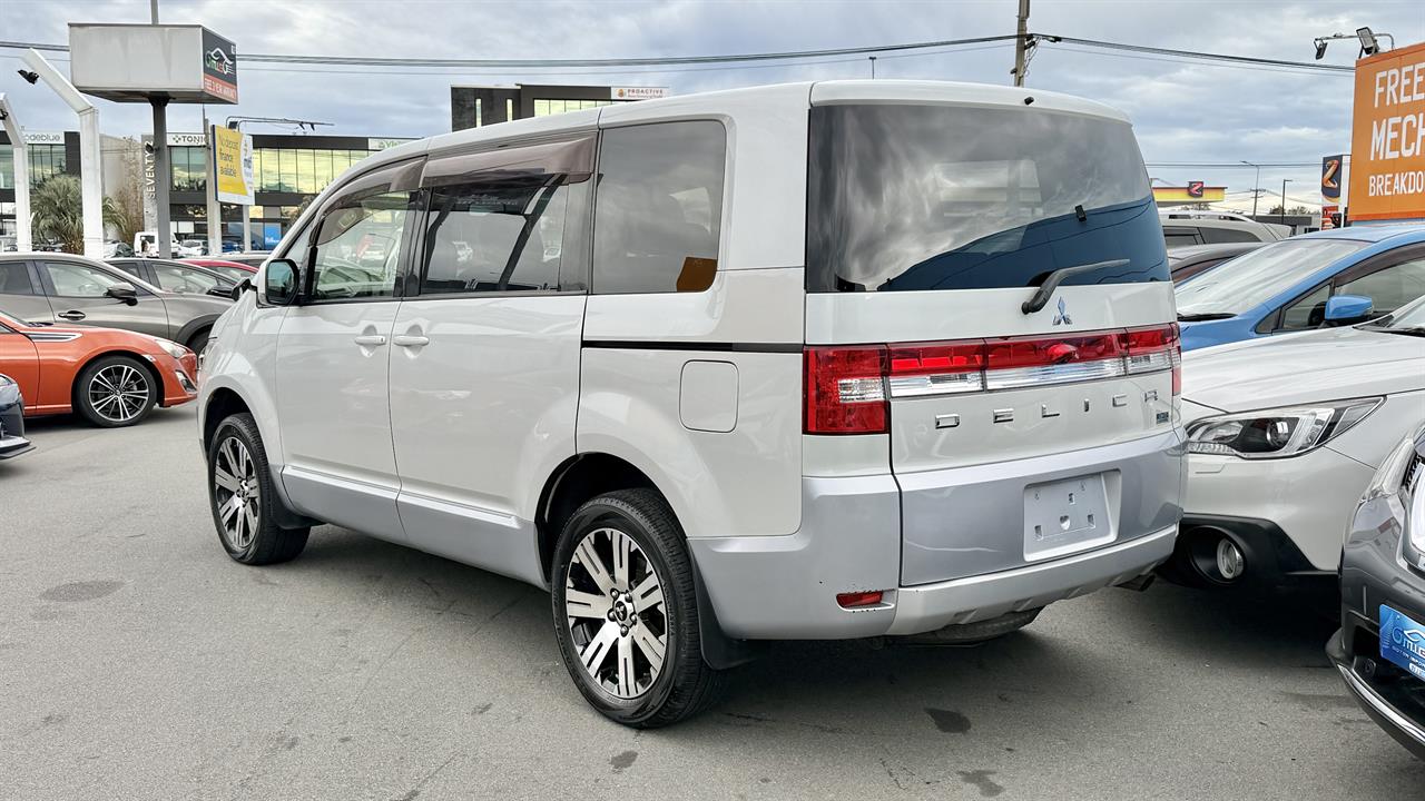 2013 Mitsubishi DELICA