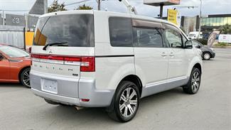 2013 Mitsubishi DELICA - Thumbnail