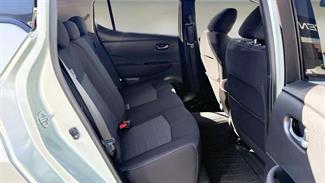 2017 Nissan Leaf - Thumbnail