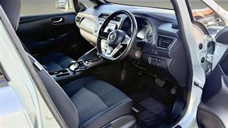 2017 Nissan Leaf - Thumbnail