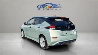 2017 Nissan Leaf - Thumbnail