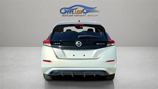 2017 Nissan Leaf - Thumbnail