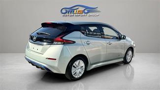 2017 Nissan Leaf - Thumbnail