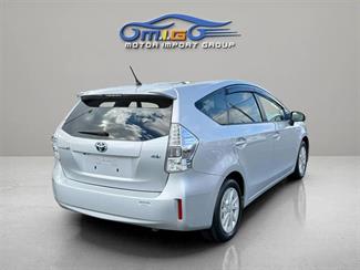 2012 Toyota Prius - Thumbnail