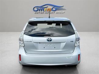 2012 Toyota Prius - Thumbnail