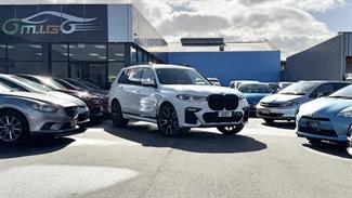 2020 BMW X7 - Thumbnail