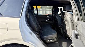 2020 BMW X7 - Thumbnail